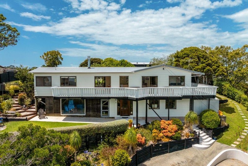 11 Fisher Street, Surfdale, Waiheke Island - Carousel 2