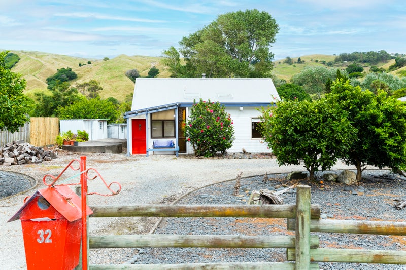 32 Lysnar Street, Okitu, Gisborne - Carousel 1