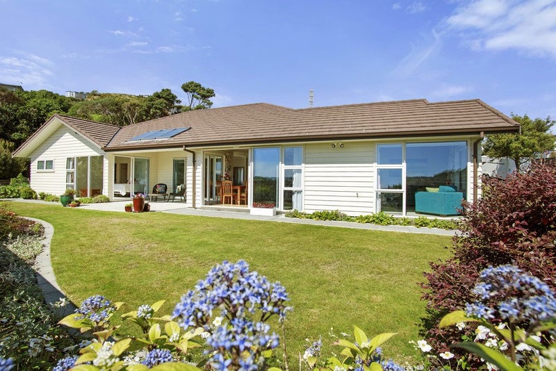 206 Navigation Drive, Whitby, Porirua - Carousel 1