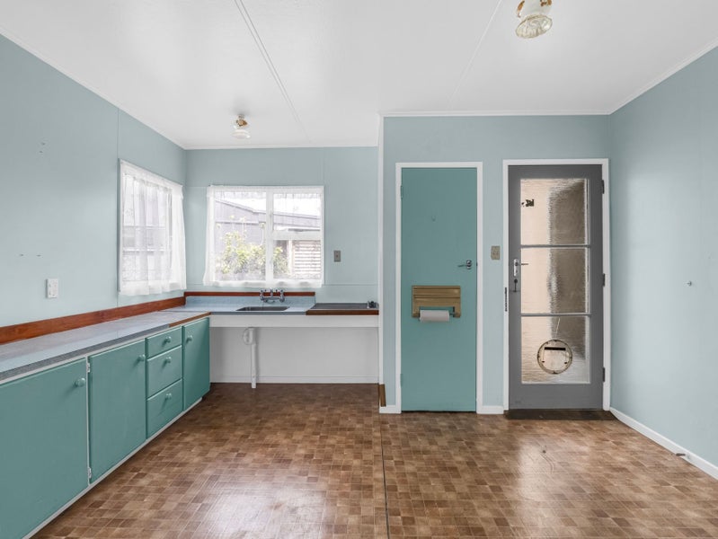 2/104 Alma Road, Gonville, Whanganui - Carousel 2