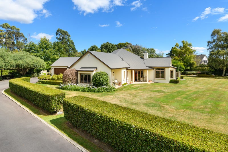 5 Waicola Drive, Fitzherbert, Palmerston North - Carousel 1