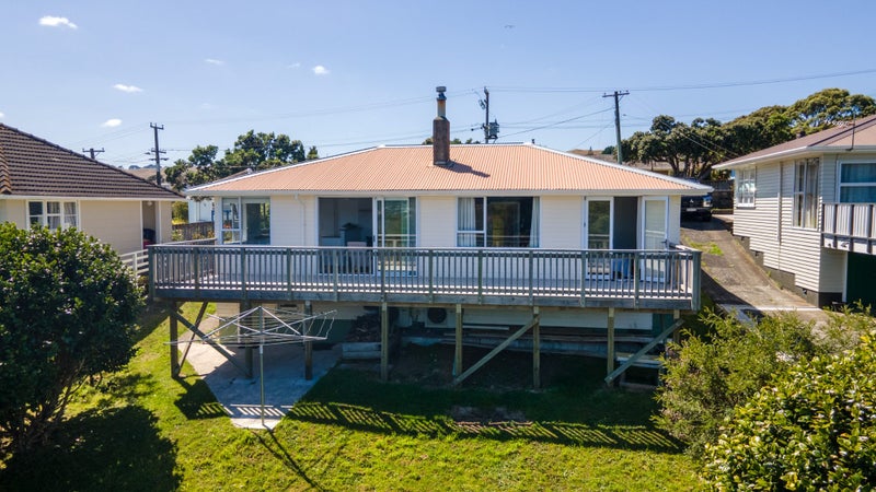 26 Sievers Grove, Cannons Creek, Porirua - Carousel 1