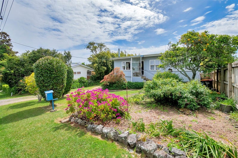 64 Sylvan Crescent, Te Atatu South, Auckland - Carousel 2