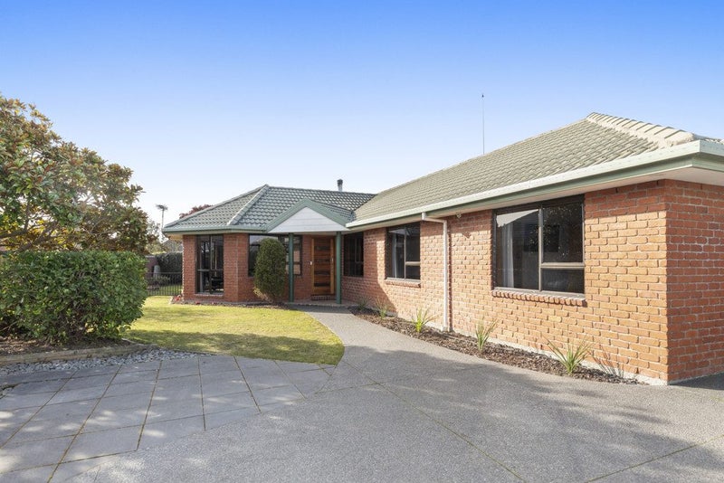 8 Orlando Crescent, Waimairi Beach, Christchurch - Carousel 2