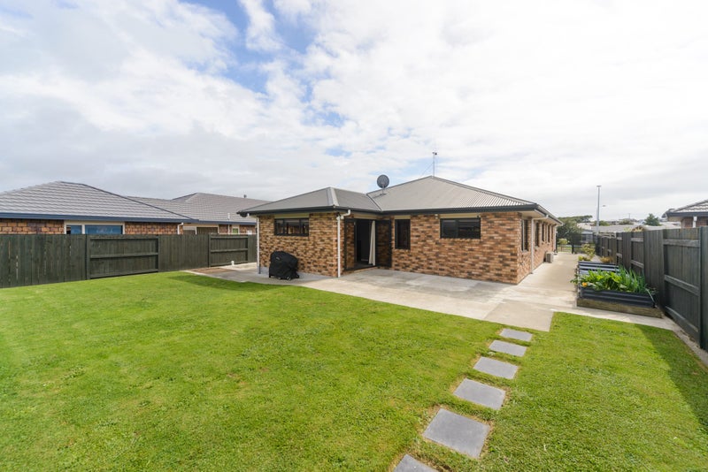 46 Peter Hall Drive, Kelvin Grove, Palmerston North - Carousel 2
