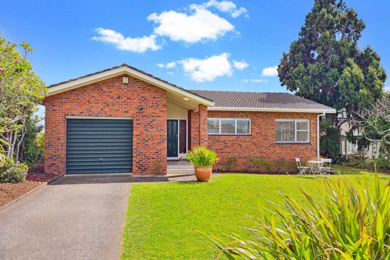 26 McBreen Avenue, Northcote, Auckland - Carousel 1