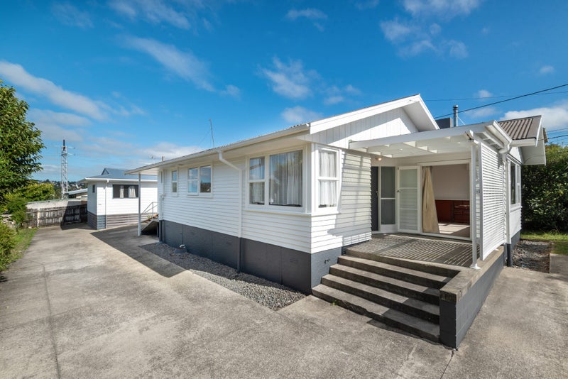 199 Chivalry Road, Glenfield, Auckland - Carousel 2