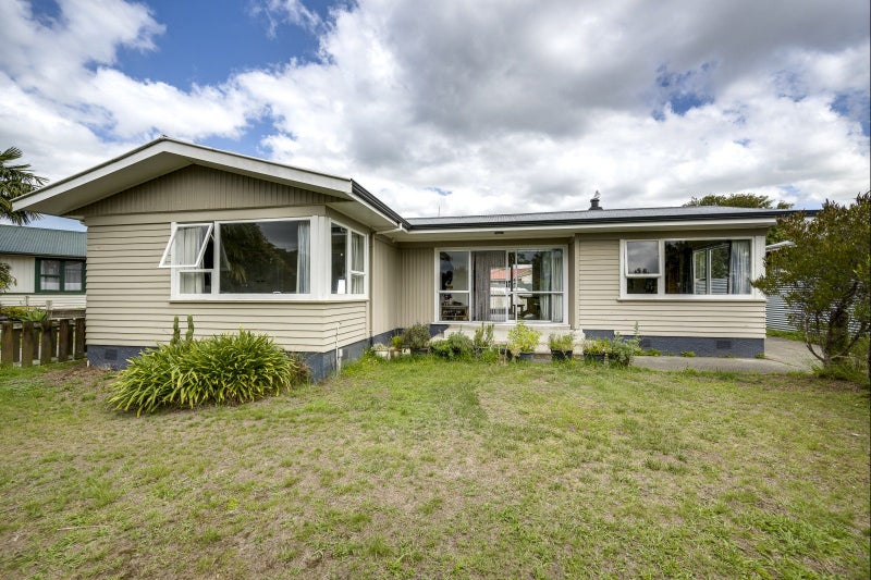 25 Sunderland Drive, Flaxmere, Hastings - Carousel 1