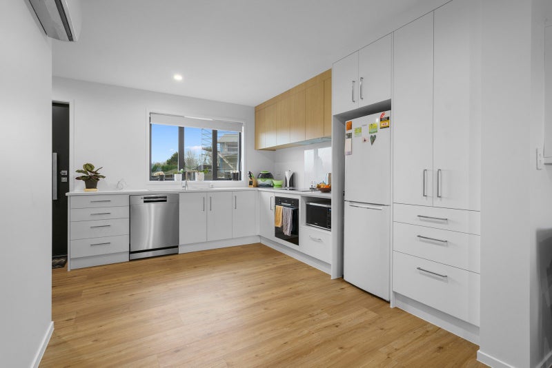 11C Whitespire Way, Hamilton - Carousel 1