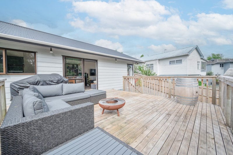 6 Mahoe Glade, Patumahoe, Pukekohe - Carousel 2