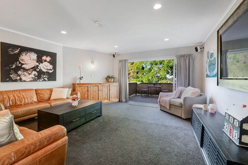 1/14 Roband Avenue, Glenfield, Auckland - Carousel 2