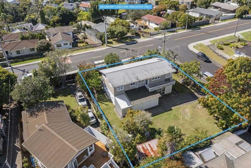 222 Rangatira Road, Beach Haven, Auckland - Carousel 1