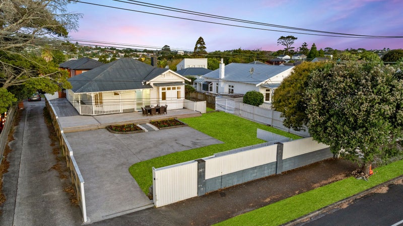 92 Blockhouse Bay Road, Avondale, Auckland - Carousel 1