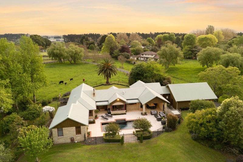 19 Hereford Drive, Horsham Downs, Hamilton - Carousel 2