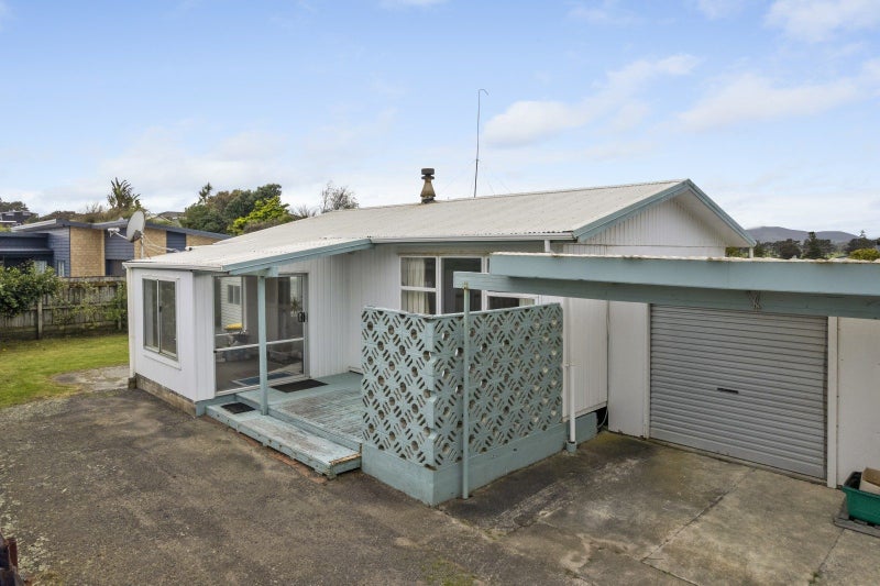 6B ROBERT MCKEEN ST, OTAKI BEACH, OTAKI - Carousel 1