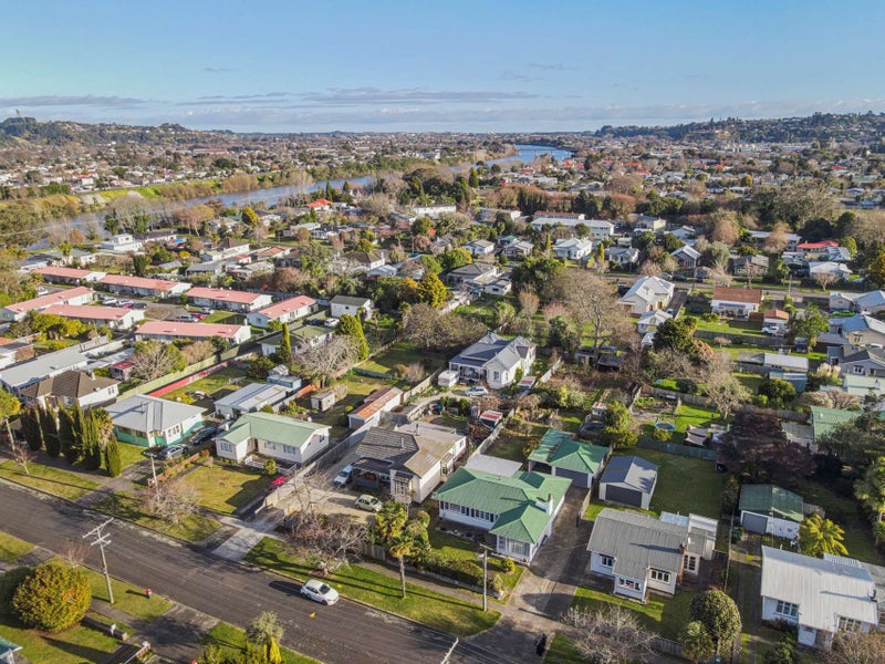 15A Cumbrae Place, Aramoho, Whanganui - Carousel 2