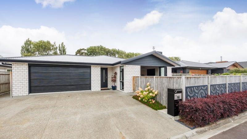 16 Serenity Crescent, Kelvin Grove, Palmerston North - Carousel 1