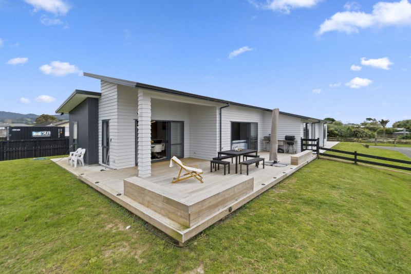 16 Mylindas Road, WHAKATIWAI, MIRANDA - Carousel 2