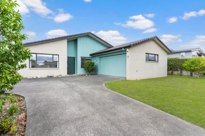 18 Lydiard Place, Beachlands, Auckland - Carousel 1