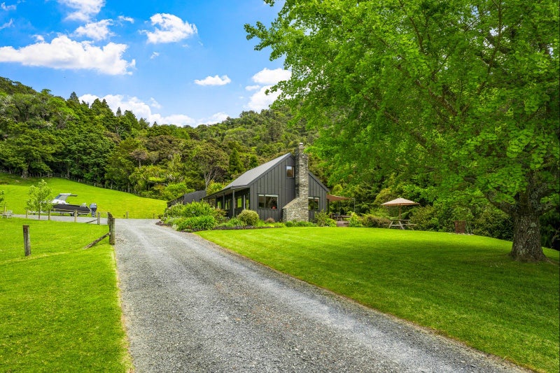 141 Omaha Valley Road, Warkworth - Carousel 1