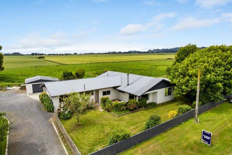 178 Waikawa Beach Road, Levin - Carousel 1