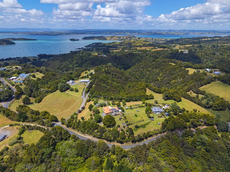 121 Owhiwa Road, Onerahi - Carousel 31