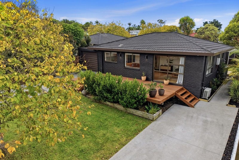 1 Quo Vadis Place, Red Beach, Whangaparāoa - Carousel 1