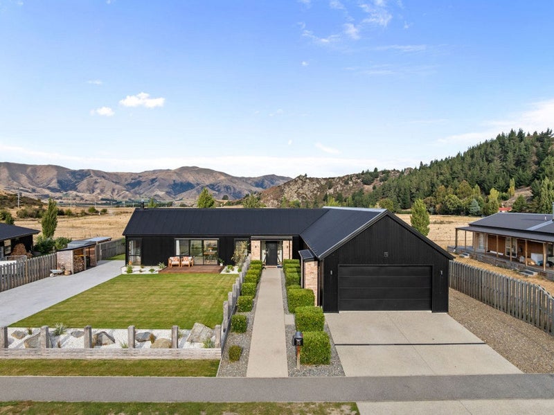 36 Cooper Crescent, Cromwell - Carousel 1