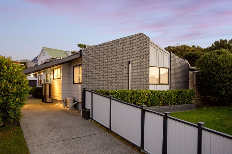 37 Bodmin Terrace, Camborne, Porirua - Carousel 1
