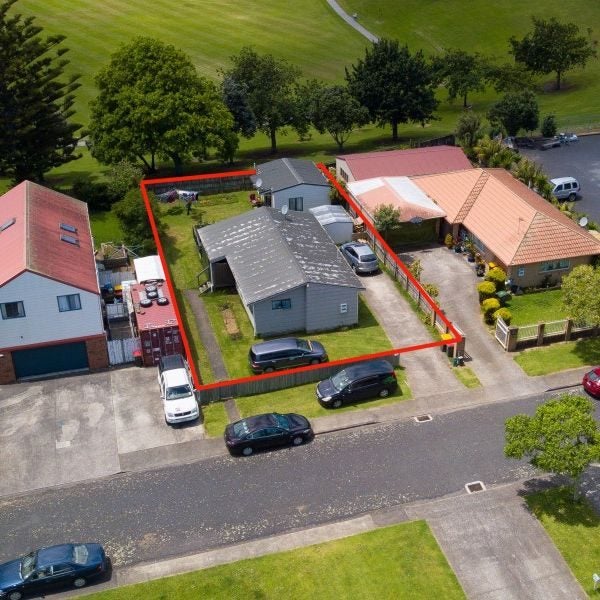 24 Freda Place, Favona, Manukau City, Auckland - Carousel 1