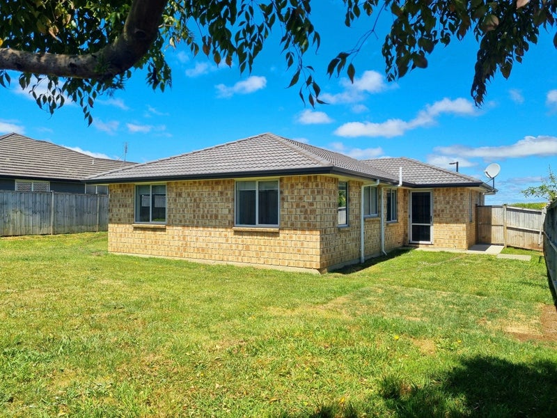 20 Millbrae Place, Pokeno - Carousel 1