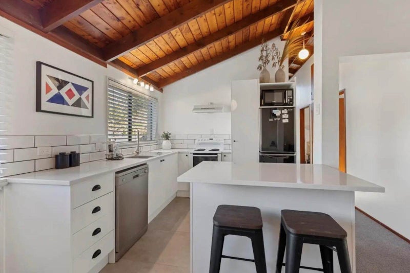 34B Oceanbeach Road, Mount Maunganui, Mount Maunganui - Carousel 1
