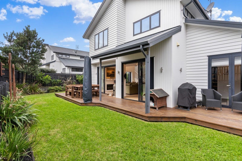 33A Silverton Avenue, Wai o Taiki Bay, Auckland - Carousel 2