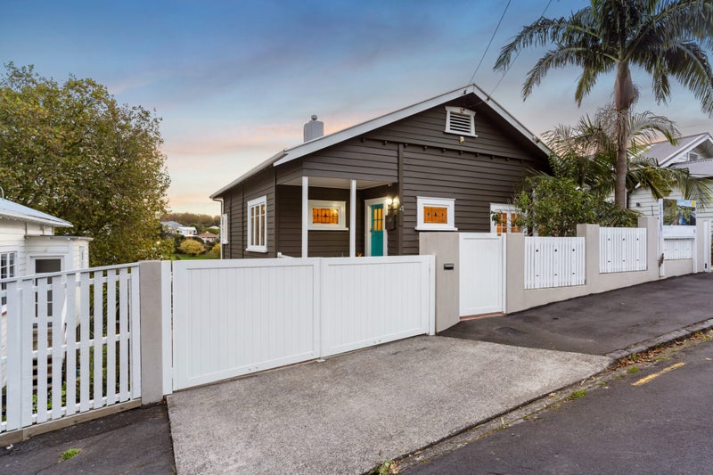 4 Wallingford Street, Grey Lynn, Auckland City, Auckland - Carousel 2