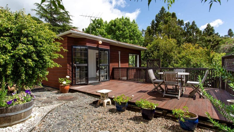 12 Portsea Place, Chatswood, Auckland - Carousel 1