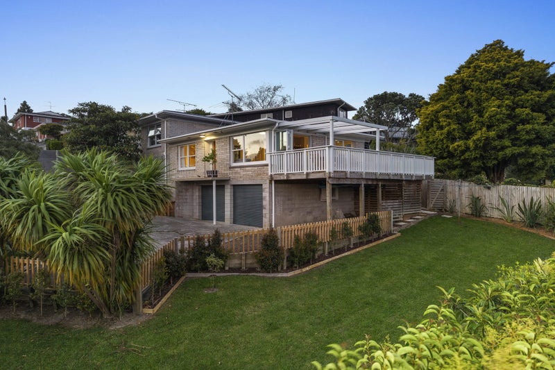 2/99 Mountbatten Avenue, Hillcrest, Auckland - Carousel 1