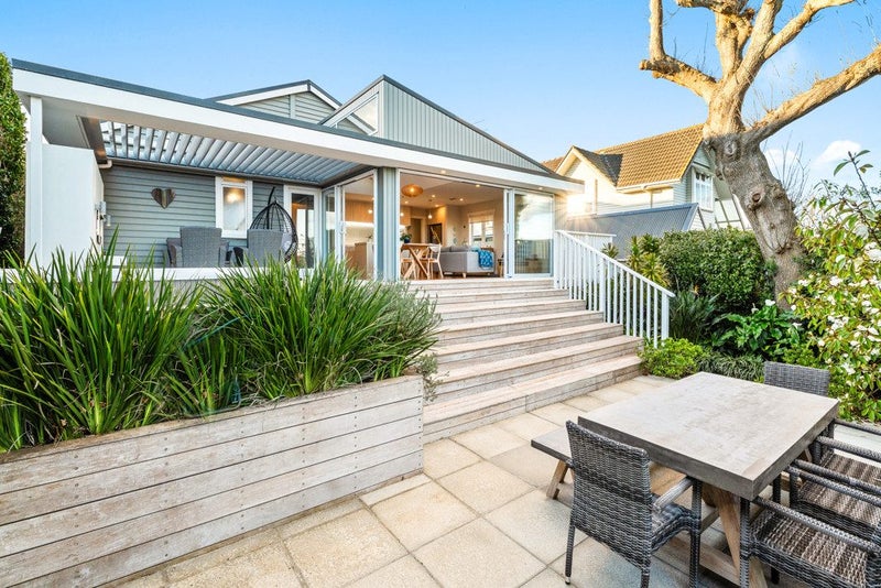 8 Highland Road, Mount Albert, Auckland - Carousel 2