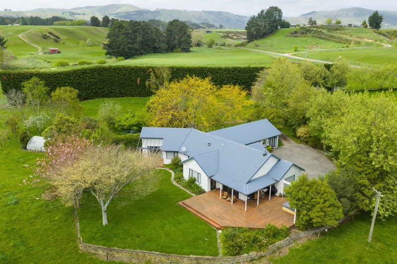 31 Kahuterawa Road, Linton, Palmerston North - Carousel 1