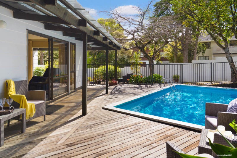 54 Holyoake Place, Chatswood, Auckland - Carousel 1