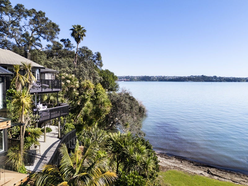 2/7 Masefield Avenue, Herne Bay, Auckland - Carousel 1