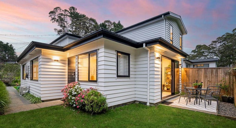 8 Tagish Way, Orewa, Orewa - Carousel 1