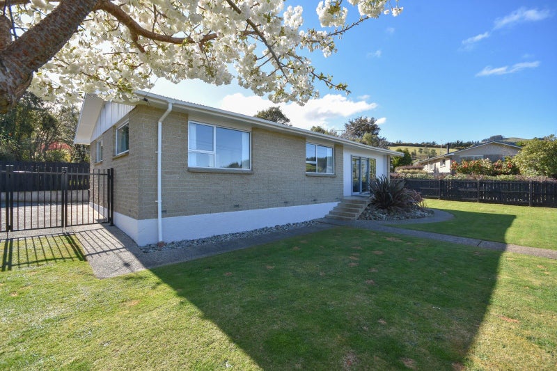 2 Kaira Street, Sawyers Bay, Port Chalmers - Carousel 1