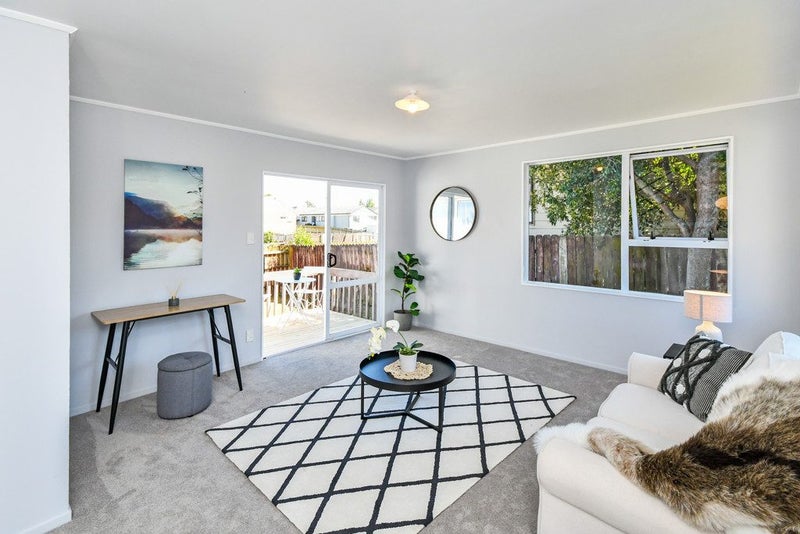 2/18 Silver Creek Road, Weymouth, Auckland - Carousel 2