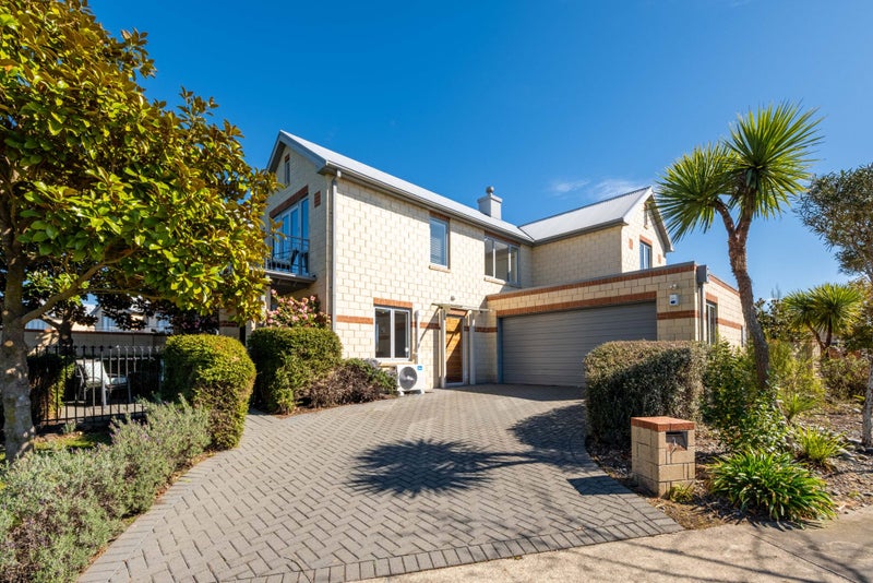 2 Waterford Avenue, Northwood, Christchurch - Carousel 1