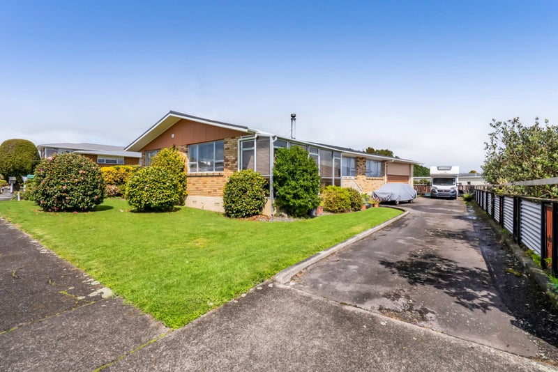 40 Nevada Drive, Merrilands, New Plymouth - Carousel 1