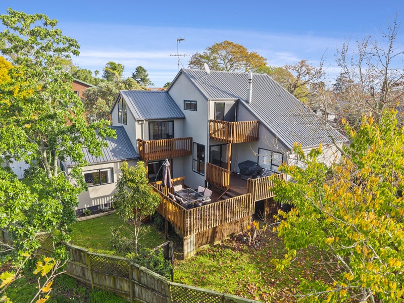 36 Lochend Place, Highland Park, Auckland - Carousel 1