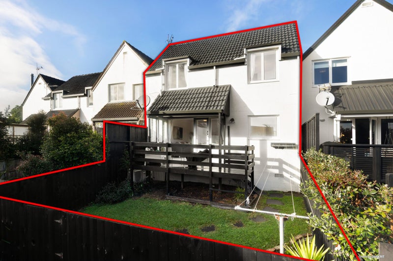 2/26 Seaview Terrace, Mount Albert, Auckland - Carousel 1