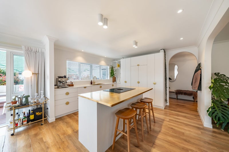 4 Golders Road, Elderslea, Upper Hutt - Carousel 2