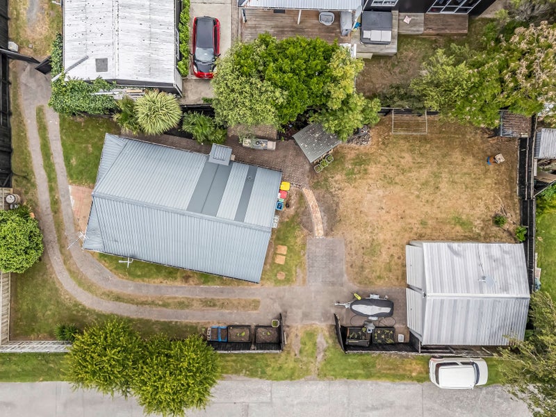 5B Lyn Grove, Papamoa Beach, Papamoa - Carousel 1