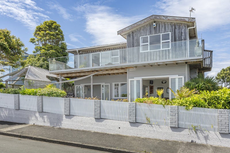 58 Motuhara Road, Plimmerton, Porirua - Carousel 2